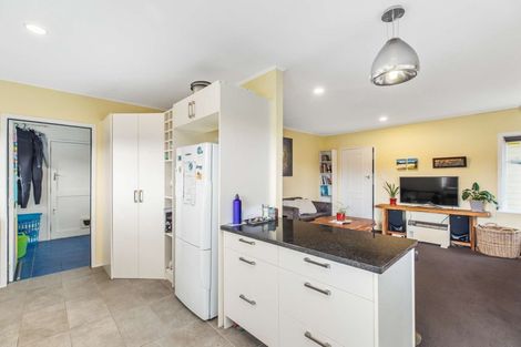 Photo of property in 10 Bishop Street, Green Bay, Auckland, 0604