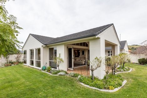 Photo of property in 21 Pukekura Place, Taradale, Napier, 4112