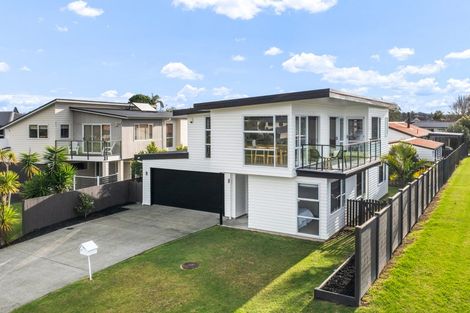Photo of property in 15 Halyard Place, Te Atatu Peninsula, Auckland, 0610