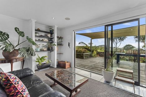 Photo of property in 37 Upper Pitone Road, Pitone, New Plymouth, 4374