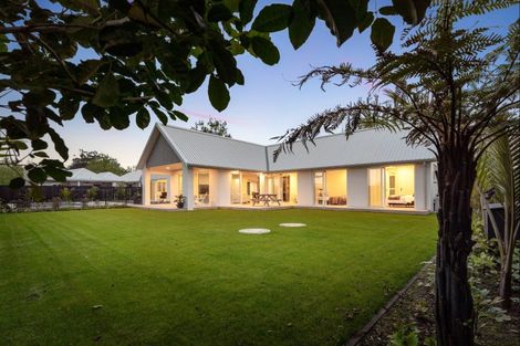 Photo of property in 32 Sandpiper Avenue, Point Wells, 0986