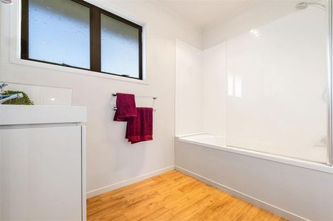 Photo of property in 10 Chaucer Place, Owhata, Rotorua, 3010