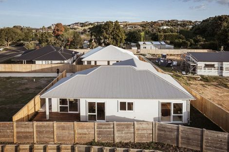 Photo of property in 13b Western Avenue, Omokoroa, 3114