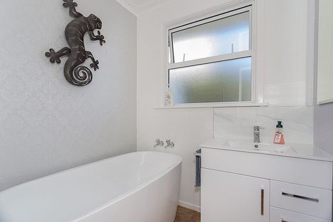 Photo of property in 12 Selwyn Street, South Hill, Oamaru, 9400