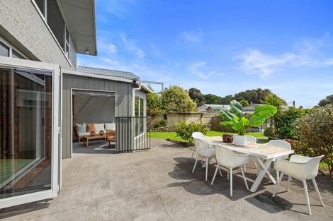 Photo of property in 14 Barrett Street, Westown, New Plymouth, 4310