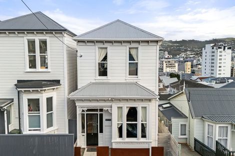 Photo of property in 66 Roxburgh Street, Mount Victoria, Wellington, 6011