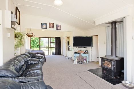Photo of property in 3 Morton Street, Tuatapere, 9620