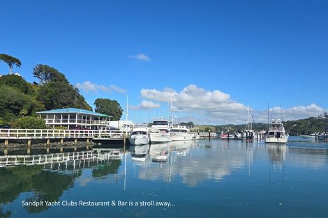 Photo of property in 1060 Sandspit Road, Sandspit, Warkworth, 0982