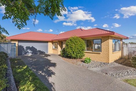 Photo of property in 32 Monarch Place, Paraparaumu Beach, Paraparaumu, 5032