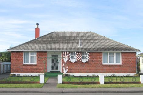 Photo of property in 712 Grove Road, Mayfair, Hastings, 4122