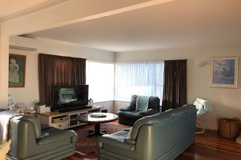 Photo of property in 1/90 Canongate Street, Birkdale, Auckland, 0626