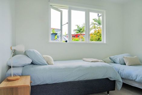 Photo of property in 15 Pacific Parade, Army Bay, Whangaparaoa, 0930