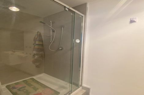 Photo of property in 28b Tamahere Drive, Glenfield, Auckland, 0629