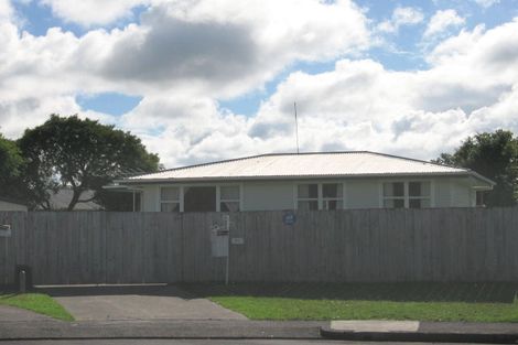 Photo of property in 59 Graham Avenue, Te Atatu Peninsula, Auckland, 0610