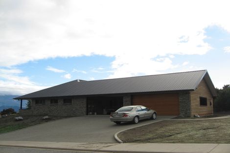 Photo of property in 15 Minaret Ridge, Wanaka, 9305