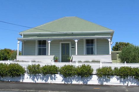 Photo of property in 12 Rodney Road, Northcote Point, Auckland, 0627