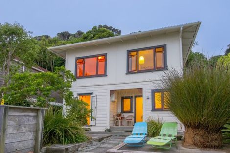 Photo of property in 14 Moana Road, Plimmerton, Porirua, 5026