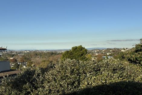 Photo of property in 2/57 Coronation Road, Hillcrest, Auckland, 0627