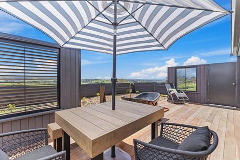 Photo of property in 94 Amreins Road, Waitakere, Henderson, 0782