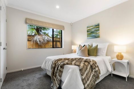 Photo of property in 33 Croftview Road, Wattle Downs, Auckland, 2103