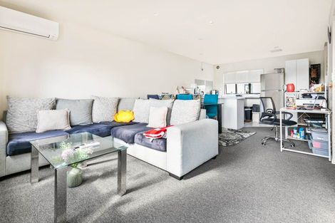 Photo of property in Lynn Park Terrace, 7/12 Ambrico Place, New Lynn, Auckland, 0600