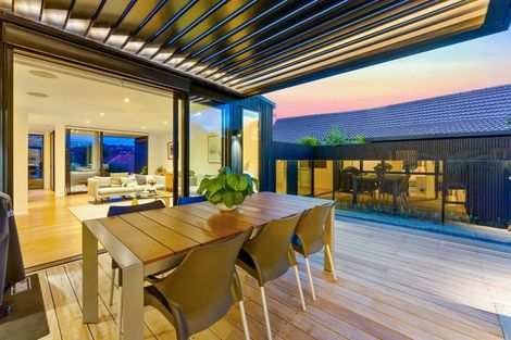 Photo of property in 1/517 Beach Road, Murrays Bay, Auckland, 0630