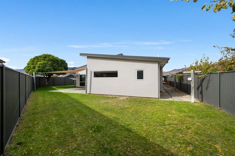 Photo of property in 6 Crabbe Place, Cromwell, 9310