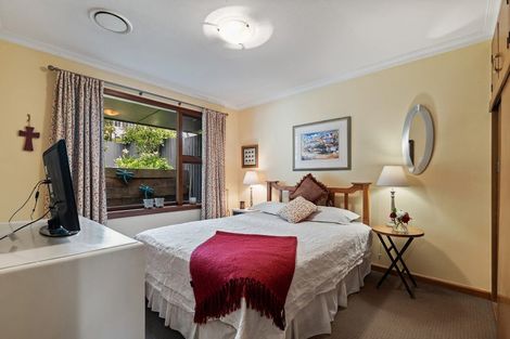 Photo of property in 15 Karitane Drive, Cashmere, Christchurch, 8022