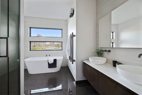 Photo of property in 5 Oakbridge Boulevard, Marshland, Christchurch, 8051
