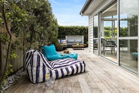 Photo of property in 11 Trevally Place, Snells Beach, 0920