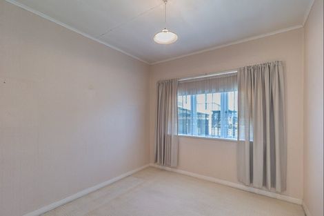 Photo of property in 27 Essex Street, Levin, 5510