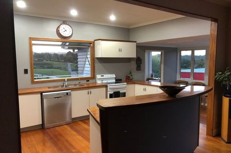Photo of property in 71 Shaw Road, Oratia, Auckland, 0604