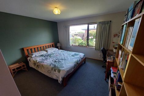 Photo of property in 7 Derenzy Place, Avonhead, Christchurch, 8042