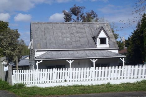 Photo of property in 99 Kemp Road, Massey, Auckland, 0614