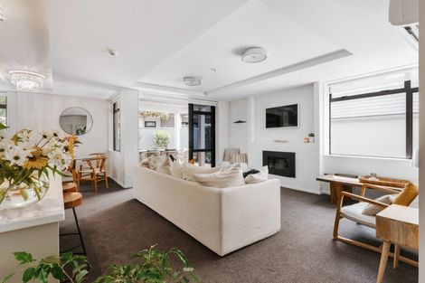 Photo of property in 7/48 Marine Parade, Mount Maunganui, 3116