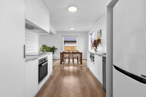 Photo of property in 41u1 Ross Crescent, Fairfield, Hamilton, 3214