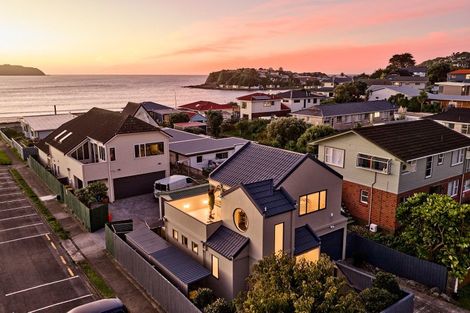 Photo of property in 2 Toms Road, Titahi Bay, Porirua, 5022