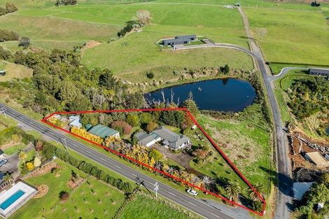 Photo of property in 218 Henwood Road, Paraite, New Plymouth, 4372