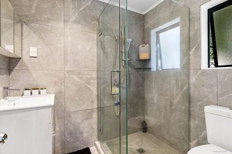 Photo of property in 6 Glenveagh Park Drive, Manurewa, Auckland, 2102