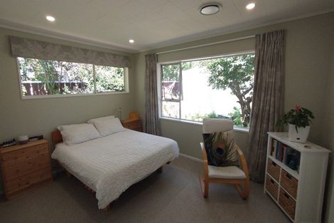 Photo of property in 24 Rewarewa Crescent, Waikanae, 5036