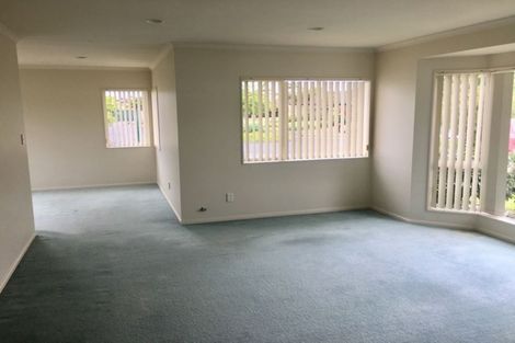 Photo of property in 10 Newry Close, East Tamaki Heights, Auckland, 2016