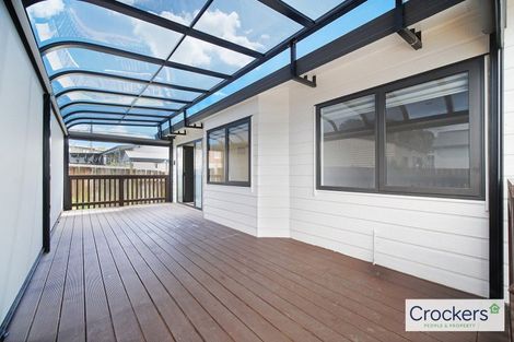 Photo of property in 22 Fruitvale Road, New Lynn, Auckland, 0600