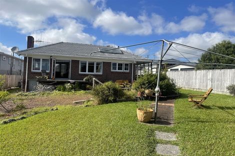 Photo of property in 90 Roberts Road, Te Atatu South, Auckland, 0610