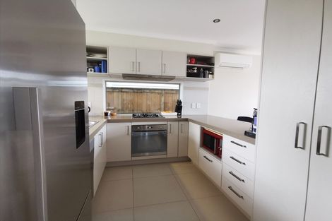 Photo of property in 106 Flat Bush School Road, Flat Bush, Auckland, 2019
