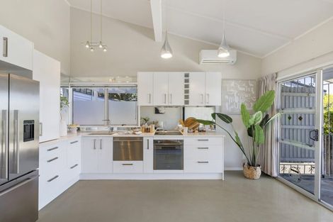 Photo of property in 10/66 Victoria Road, Devonport, Auckland, 0624