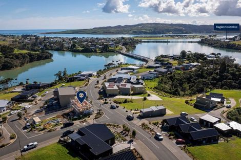 Photo of property in 26 Rangitahi Road, Raglan, 3225