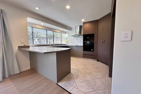 Photo of property in 39 Golfland Drive, Golflands, Auckland, 2013