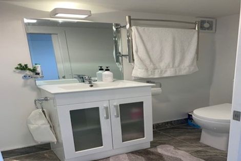 Photo of property in 8 Kopiko Way, Brooklyn, Wellington, 6021