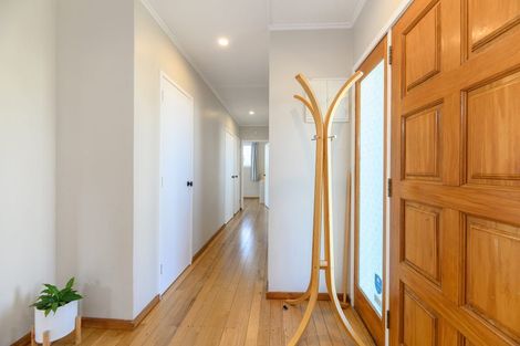 Photo of property in 11 Hill Crescent, New Lynn, Auckland, 0600