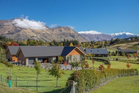 Photo of property in 2 Highfield Ridge, Wanaka, 9305